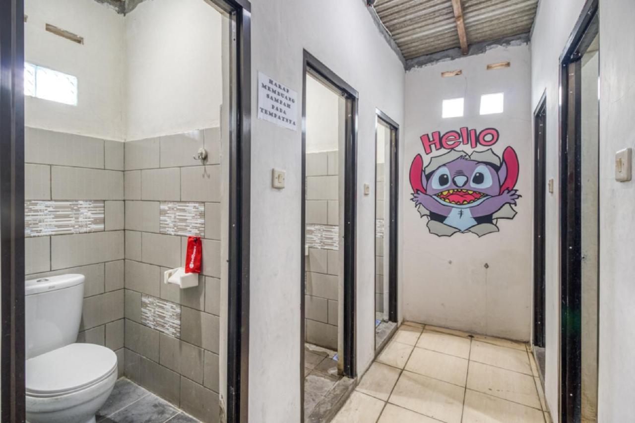 Reddoorz Hostel Near Stadion Mandala Krida Yogya Yogyakarta Exterior photo